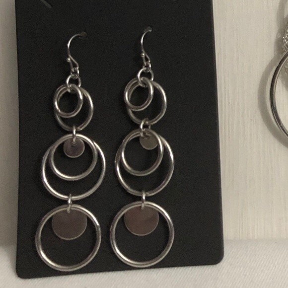 Silver Tone Circle Pendant Necklace & Earring Set - Picture 2 of 7
